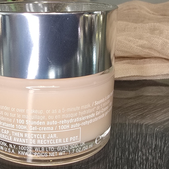 Clinique Moisture Surge X2 - Picture 3 of 3